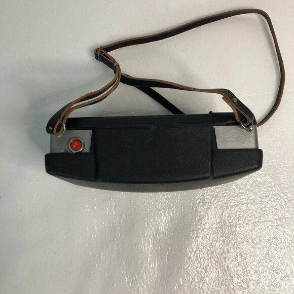 Vintage Polaroid 240 Land Camera with Manual - Picture 10 of 13